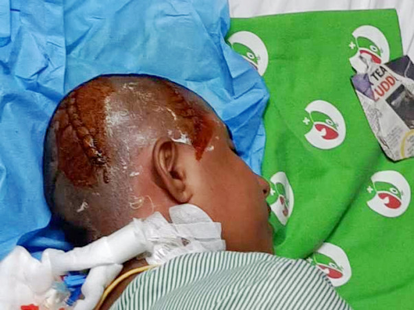 Help 3 Years Old Baby Get Back Her Mother