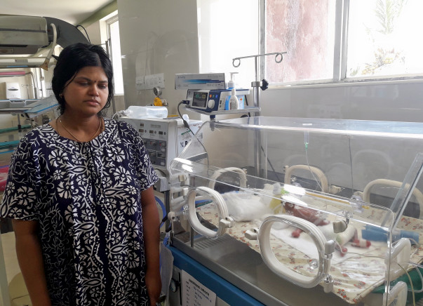 Help twins of Parameshwari get ventilator support