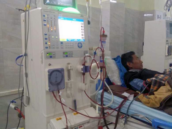 Help Siakeulak For his kidney transplant.