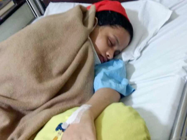 Help 19 year old girl Husna to Fight with Cancer