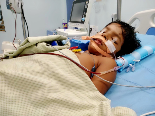 5-year-old Nivetha is fighting to stay alive after a Pneumonia attack