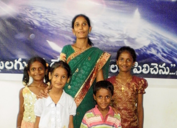 Support Mother Of 4 Children Run A Tiffin Center