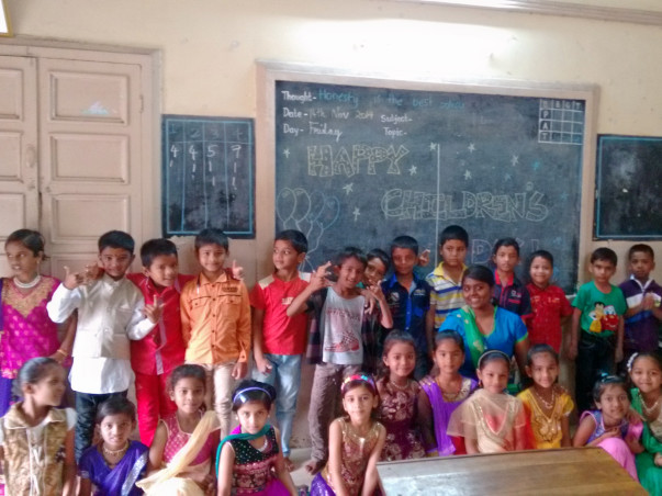 I am fundraising to help my daughter's class.