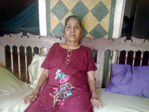 One poor woman need Helping Hands for her medication