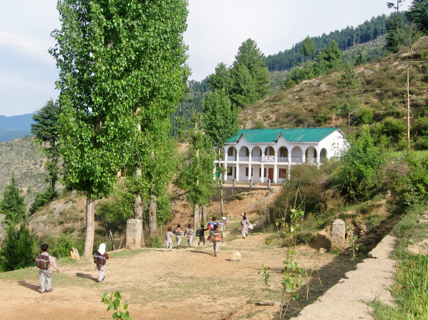 Please contribute money/resources for the children at the Haji Public School in Kashmir - every little support matters!
